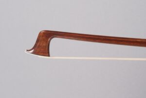 <b>H. R. Pfretzschner</b> <br>hegedűvonó (Item no. 65)